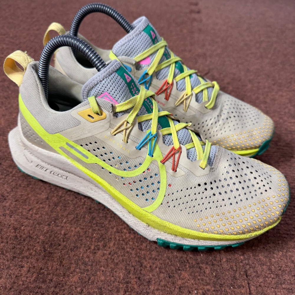 B+ Nike Pegasus Trail 4 Womens Running Shoes Sesame Volt DJ6159-700 Size 8 gym